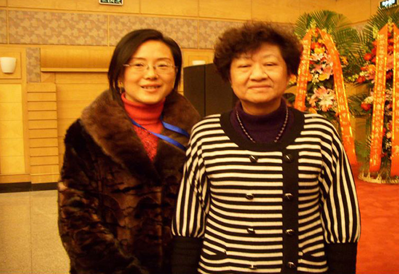 足春堂顧芹與反射學(xué)專(zhuān)家袁方在全國(guó)反射療法研討會(huì)現(xiàn)場(chǎng)